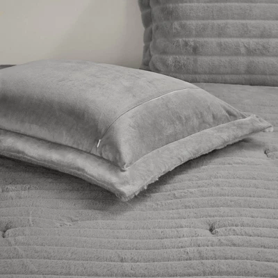 3pc Eve Faux Fur Comforter & Sham Set 4 3pc Eve Faux Fur Comforter & Sham Set - Image 4